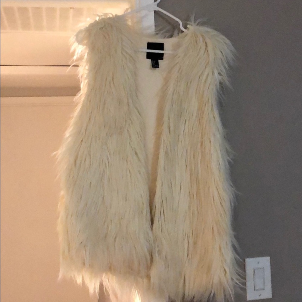 Fake fur vest